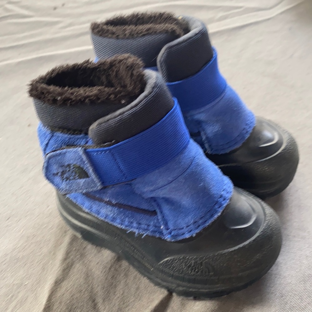 Waterproof winter boots - Picture 1 of 4